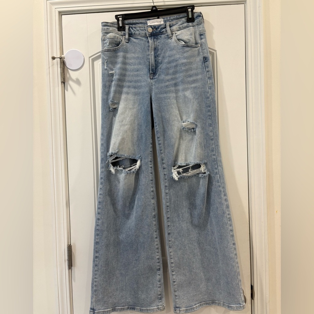 High Rise Slit Knee Risen Jeans